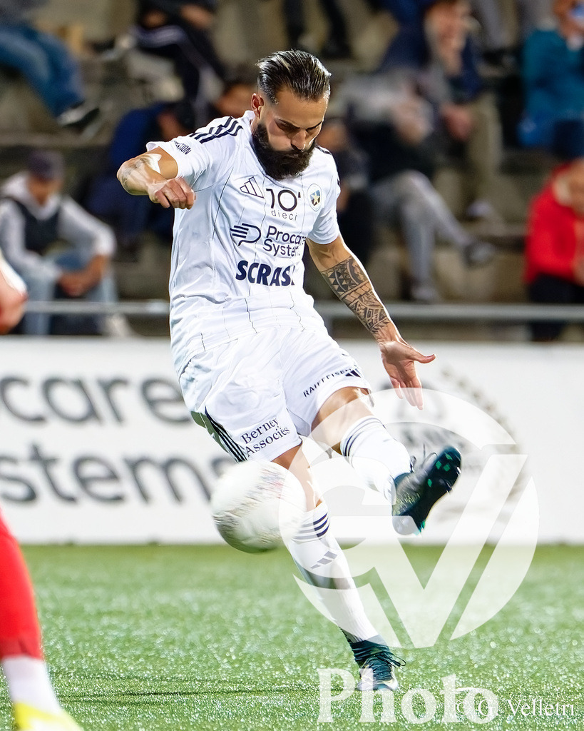 Challenge League - Etoile Carouge FC v FC Vaduz | Oscar Correia Ferreira (7 Etoile Carouge FC) in action during the Challenge League game between Etoile Carouge FC and FC Vaduz at Stade de la Fontenette in Carouge, Switzerland