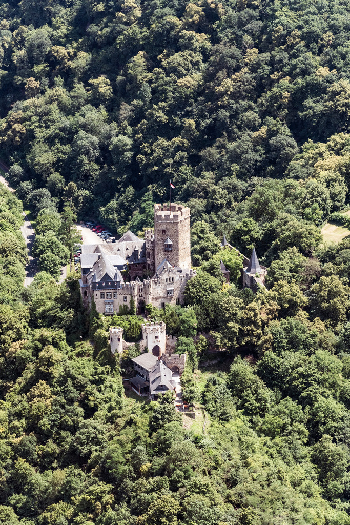 dr__dsc5896.jpg | LAHNSTEIN 27.06.2018 Burganlage des Schloß " Burg Lahneck " in Lahnstein im Bundesland Rheinland-Pfalz, Deutschland. Weiterführende Informationen bei: Burg Lahneck. // Castle of Schloss " Burg Lahneck " in Lahnstein in the state Rhineland-Palatinate, Germany. Further information at: Burg Lahneck. Foto: Daniel Reiter