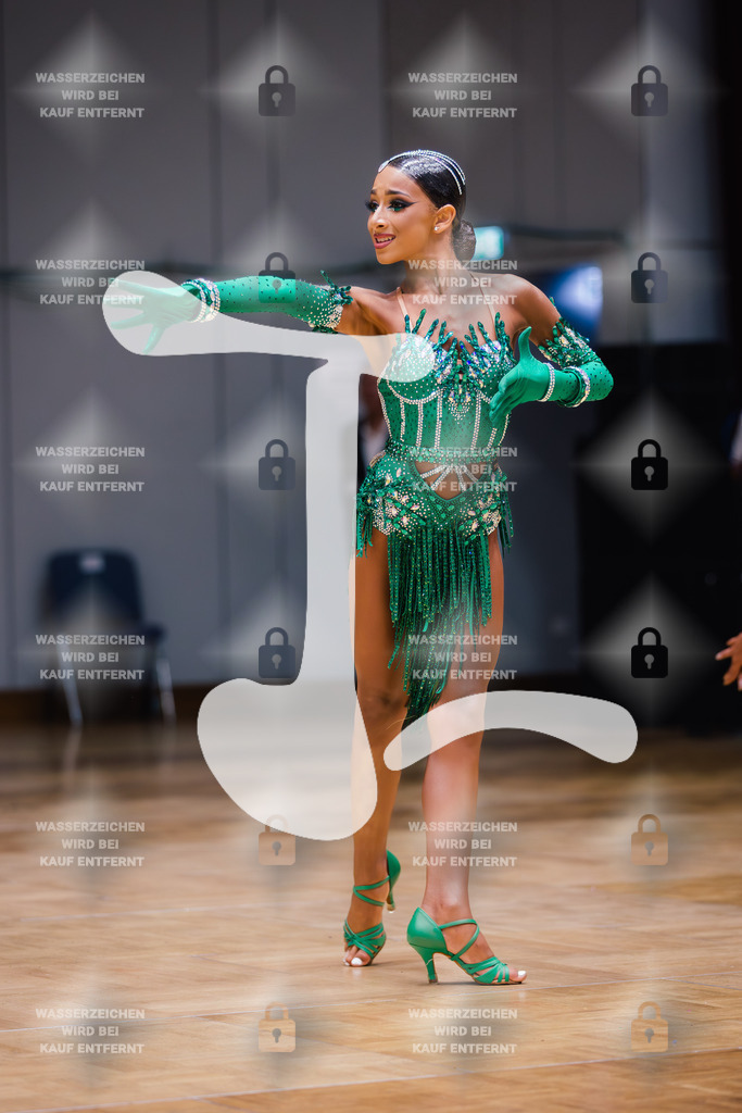 GOC 2025 - WDSF Solo Junior II Latin Female - 2025-08-21-8539 | Webshop for digital downloads and prints of dance sport, event & show photographer Julian Link - Realisiert mit Pictrs.com