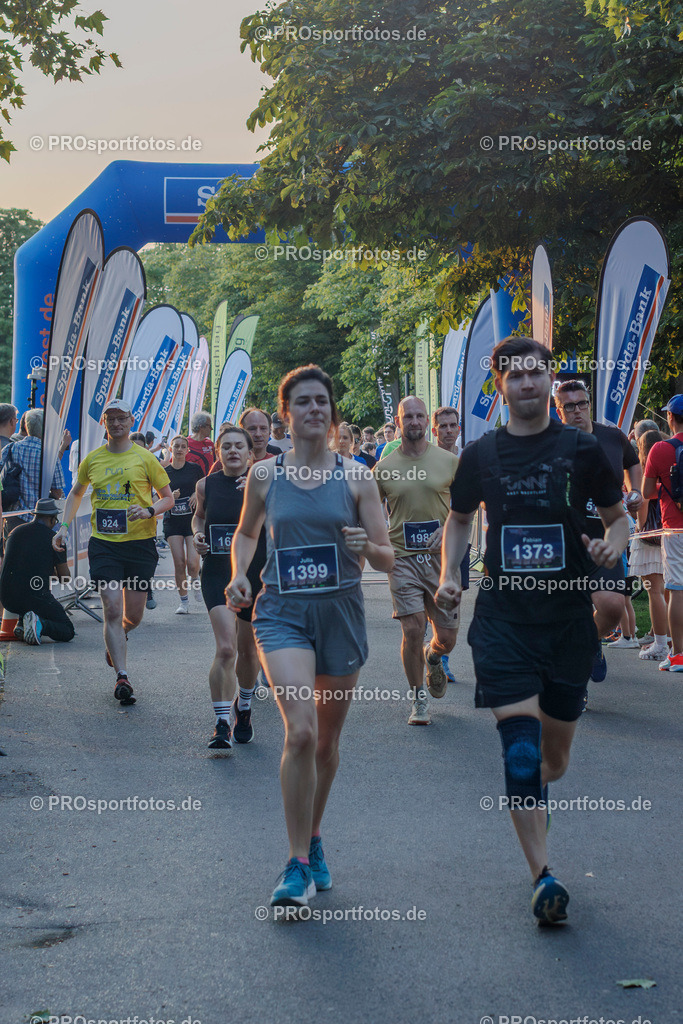 Sparda-Bank Nachtlauf Bonn; Bonn, 18.06.2025 | Impressionen vom Sparda-Bank Nachtlauf Bonn am 18.06.2025 in Bonn (Nordrhein-Westfalen). 