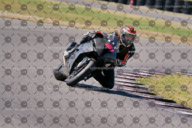 26bt05-0425 | markuskiefer.com - Realisiert mit Pictrs.com