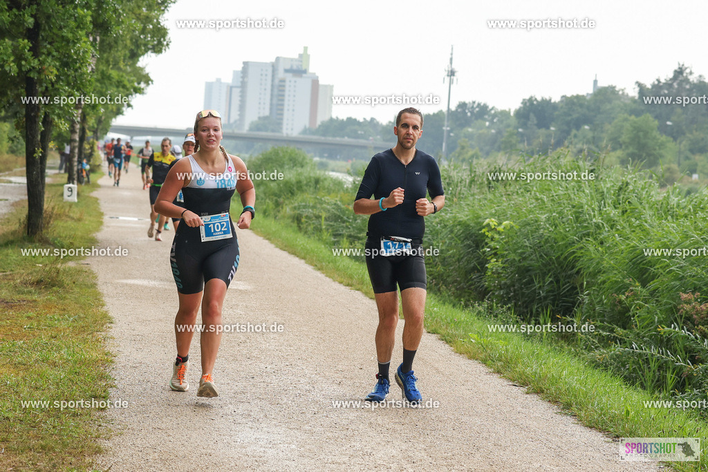LUR_1500 | 34. M-net Erlanger Triathlon 2025 #erlangertriathlon  #mnettriathlon2025 #mnettriathlon #team #olympischedistanz #mitteldistanz #triathlon #maindonaukanal  #erlangertriathlon2025 #yourpictrs #tv1848 #tv1848erlangen  #triathlonbayern #sportinerlangen #demsportverbunden #sportshot_your_pictrs Copyright: www.sportshot.de