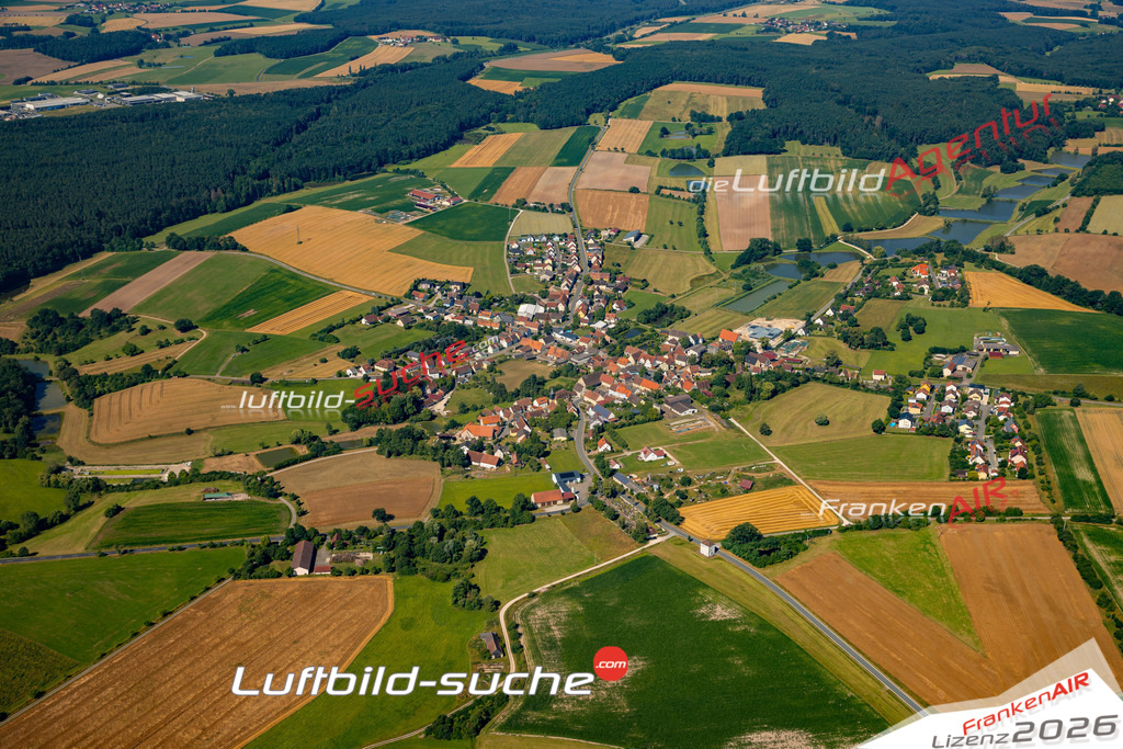 Das Luftbild zeigt : Brunn Emskirchen - Die Luftaufnahme wurde 2024 vom UL-Flugzeug aus erstellt ( keine Drohne ) - Hochauflösende Luftaufnahme - Für grossformatige Ausdrucke geeignet. Die Geschenkidee !Mit Lizenz und Bildrechte bestellbar