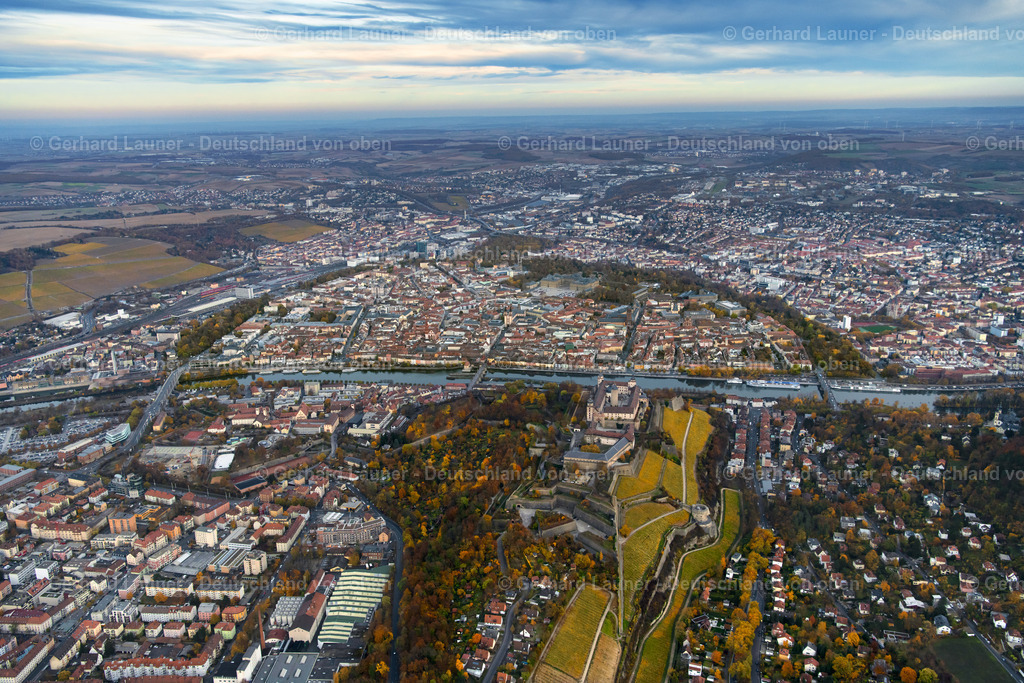 3808580 | Innenstadt mit Ringpark und Festung