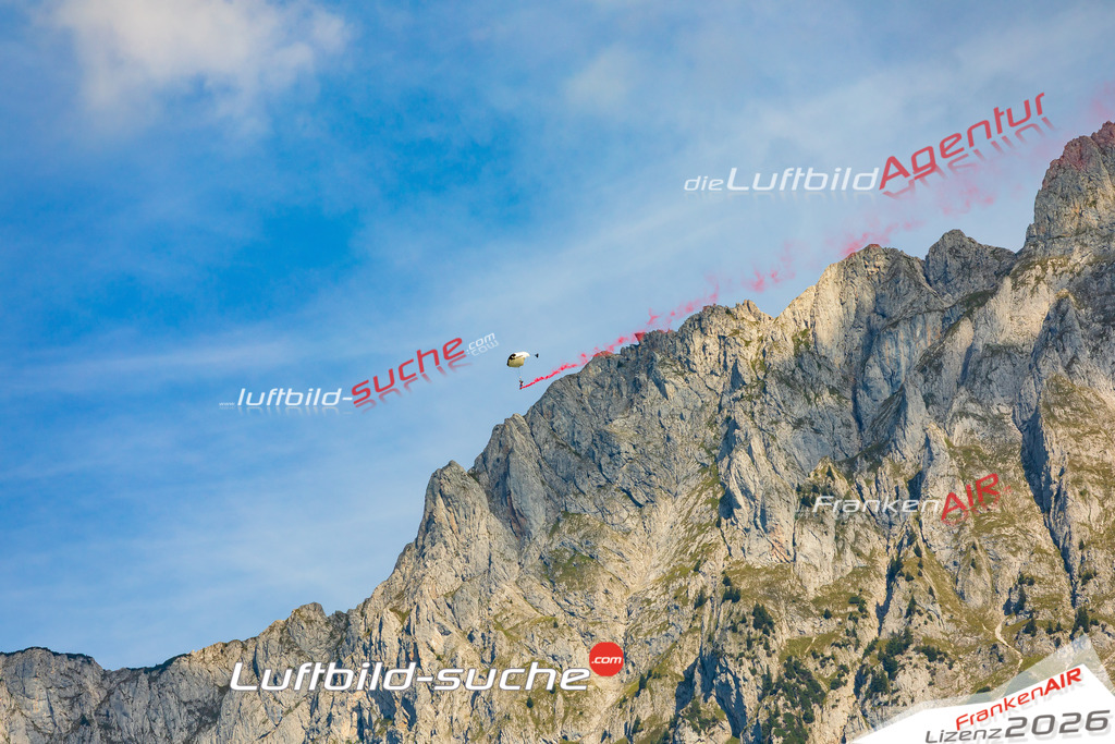 Klassische Luftaufnahme ohne Drohne zeigt:Flugplatz bei Irdning - Die Luftbildaufnahme wurde 2025 vom UL-Flugzeug heraus erstellt ( keine Drohne ) - Hochauflösende Luftaufnahme -Nicht vergleichbar mit Google Maps oder Satelittenbilder- Die Geschenkidee !Mit Lizenz und Bildrechte bestellbar