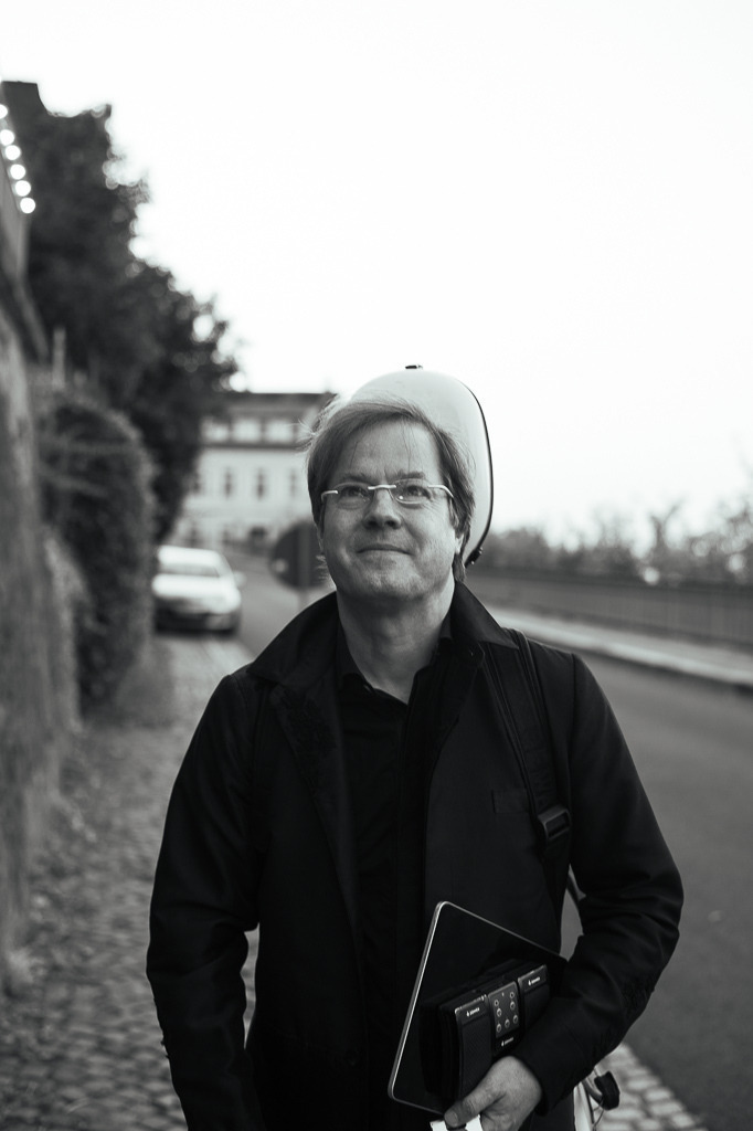 Jan Vogler | Jan Vogler spielt Bach im Forte Belvedere Leisnig zum Festival Hallo Leisnig 2022. - Realisiert mit Pictrs.com