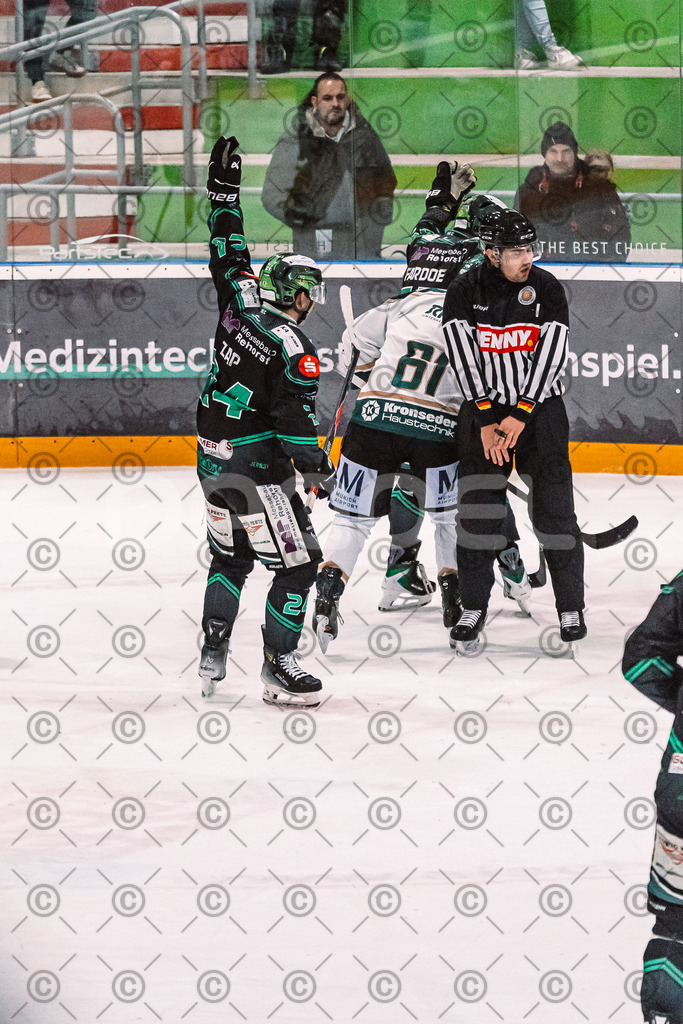 Alligators_vs_Erding_12_12_2025-198 | Höchstadt Alligators Fotogalerie: Eishockey-Action aus Franken. Professionelle Spielfotos, Portraits & Stadionbilder zum Download. Jetzt entdecken! - Realisiert mit Pictrs.com