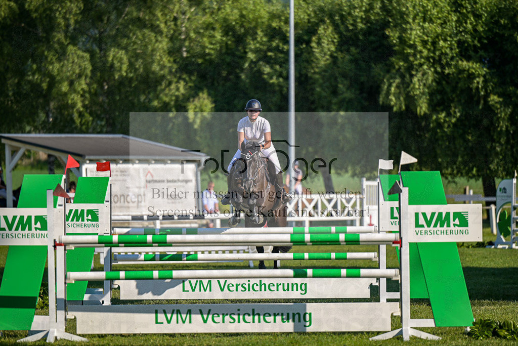 Reitturnier Voxtrup | Entdecke hochwertige Reitturnierfotos von Foto Oger. Professionell, emotional und authentisch – jetzt Lieblingsmomente im Shop bestellen.Deutschlandweite Turnierfotografie. - Realisiert mit Pictrs.com
