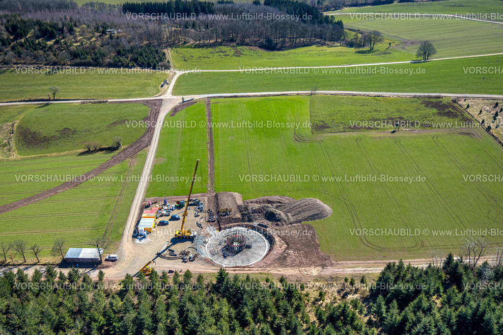 Sundern250304293 | Luftbild, Baustelle mit Baukran für Windrad Windkraftanlage am Eichenberg, Wiesen und Felder, Amecke, Sundern, Sauerland, Nordrhein-Westfalen, Deutschland