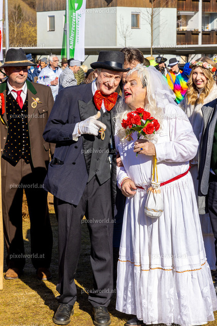 Bärentreiben in Steuerberg | Bildershop von pixelworld.at - Realisiert mit Pictrs.com