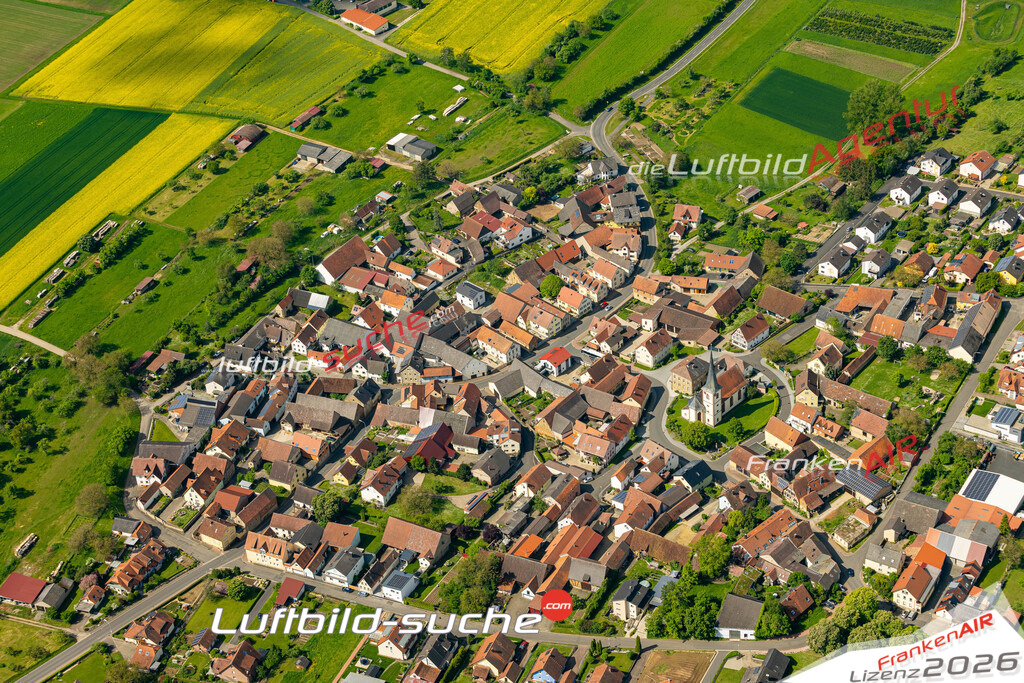 Das Luftbild zeigt : Schwebenried Arnstein - Die Luftaufnahme wurde 2024 vom UL-Flugzeug aus erstellt ( keine Drohne ) - Hochauflösende Luftaufnahme - Für grossformatige Ausdrucke geeignet. Die Geschenkidee !Mit Lizenz und Bildrechte bestellbar