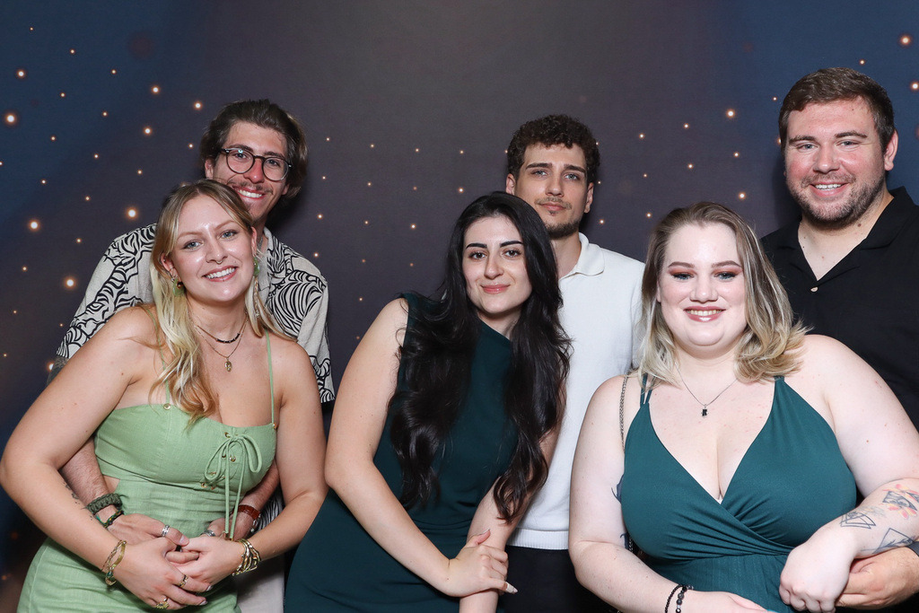 ZD260628112736-69 | Fotoshop von zweidimensional Fotografie. Ihr Fotograf im Aargau. Abzüge von Ihrem Fotobox Event bestellen.Abzüge von Ihrem Hochzeit bestellen.Abzüge von Ihrem Schulfotograf bestellen.