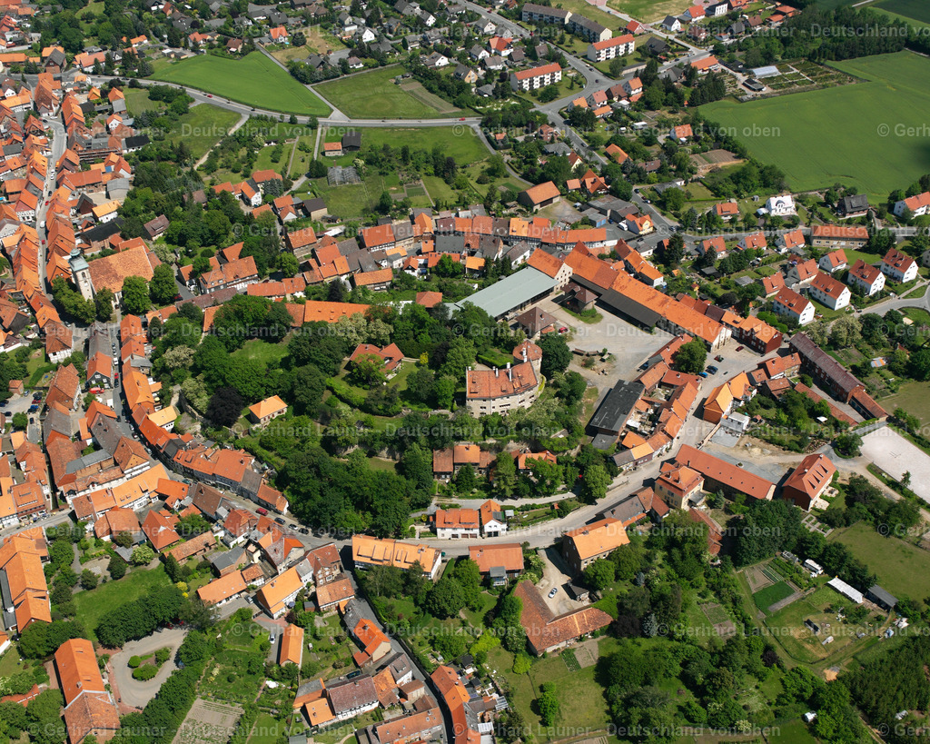 2638171 | HORNBURG 09.06.2006 Ortsansicht der Straßen und Häuser der Wohngebiete in Hornburg im Bundesland Niedersachsen, Deutschland // Town View of the streets and houses of the residential areas in Hornburg in the state Lower Saxony, Germany Foto: Gerhard Launer