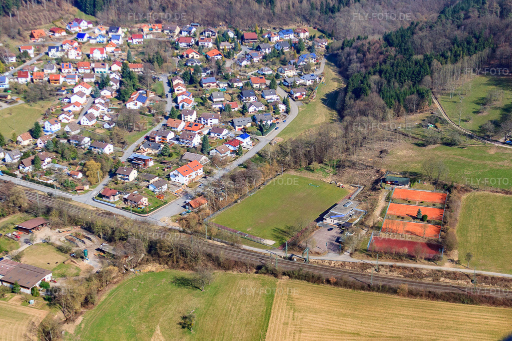 Luftbild: Sportplätze des SV 1957 Zwingenberg e.V. in Neckargerach im Bundesland Baden-Württemberg in Deutschland. – Foto: IMG_38114.jpg vom 12.03.2011 durch Werner Riehm/FLY-FOTO.de – Auflösung des Originals: 4187 x 2791 px – SV-ZWINGENBERG.DE