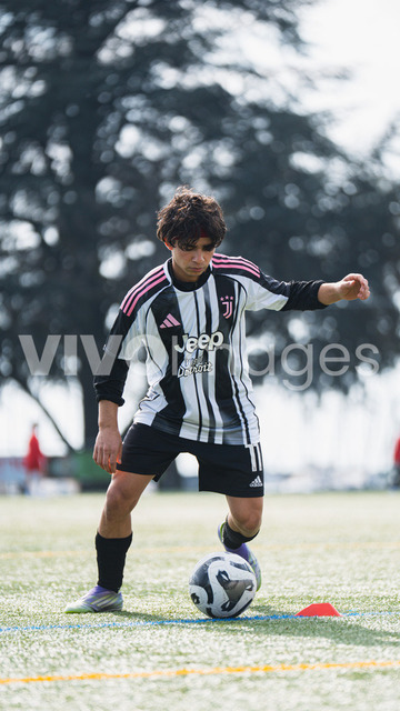 juv_lut_fmachado-0075 | Images from the Juniors B match between Juventus Academy and FC Lutry, played on 18 March 2026 in Lutry, Switzerland, featuring players, coaching staff and match action throughout the game.