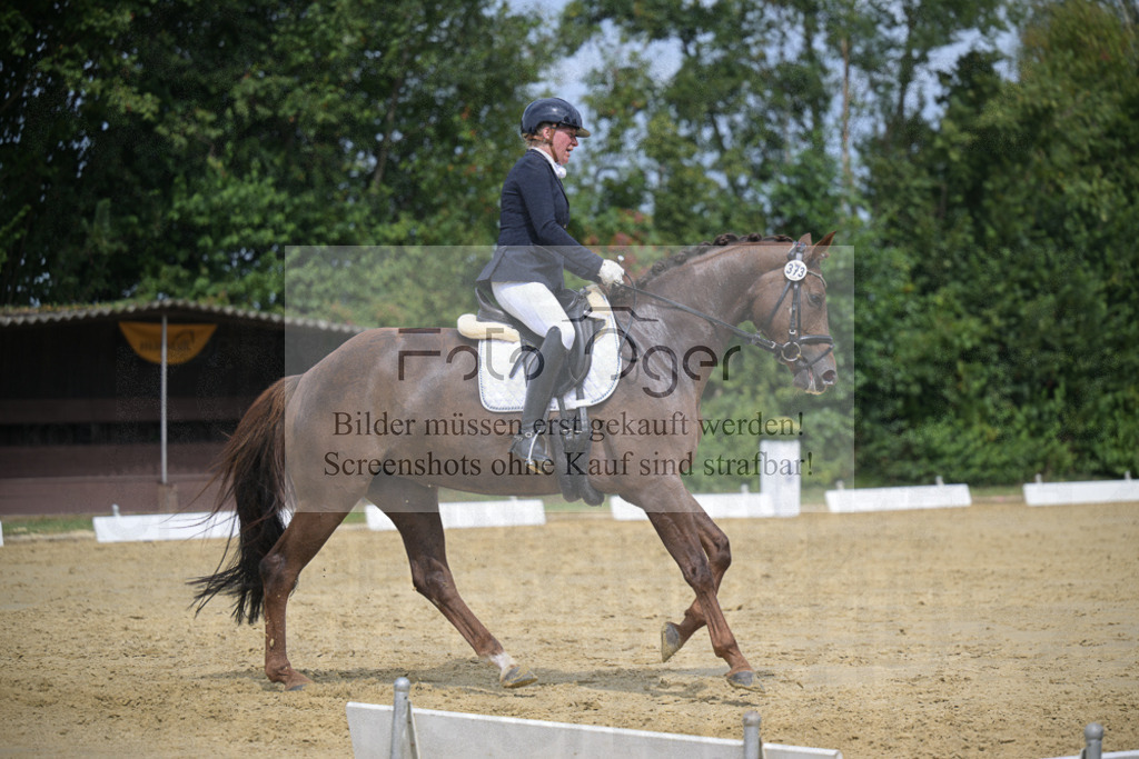 DOS_0083A | Entdecke hochwertige Reitturnierfotos von Foto Oger. Professionell, emotional und authentisch – jetzt Lieblingsmomente im Shop bestellen.Deutschlandweite Turnierfotografie. - Realisiert mit Pictrs.com