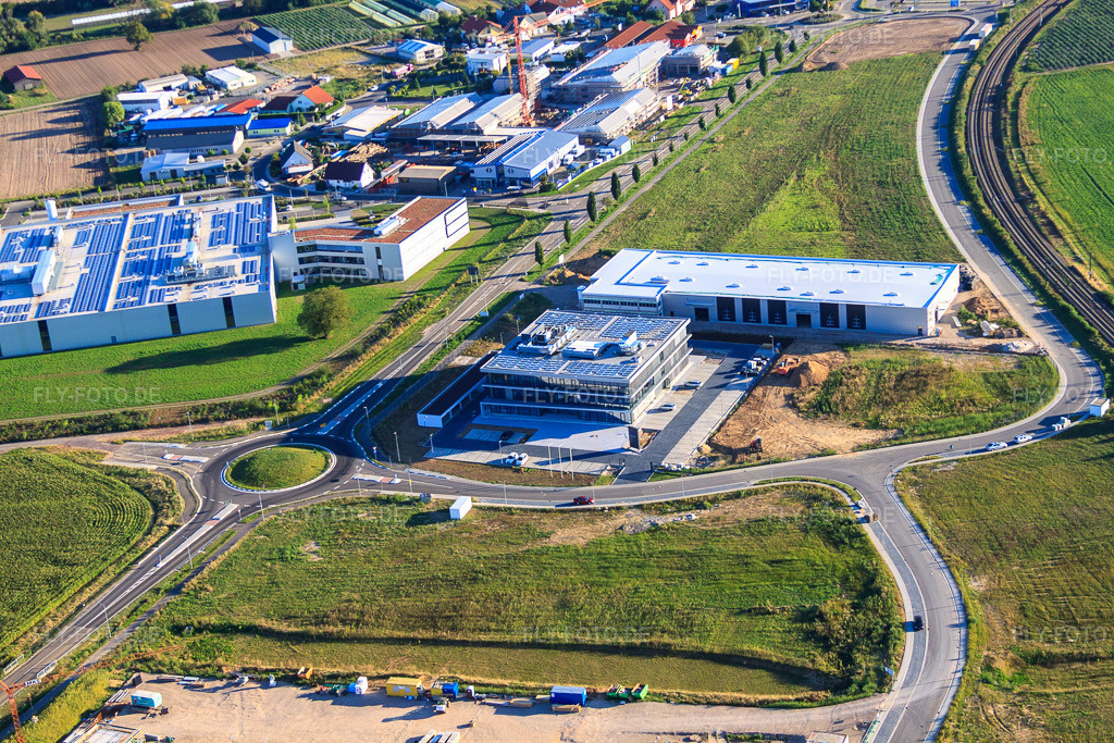 Luftbild: Neubau der ITK Engineering GmbH in Rülzheim im Bundesland Rheinland-Pfalz in Deutschland. – Foto: IMG_59619.jpg vom 04.09.2013 durch Werner Riehm/FLY-FOTO.de – Auflösung des Originals: 4752 x 3168 px – ITK Engineering - Ihr Partner für Digital Engineering