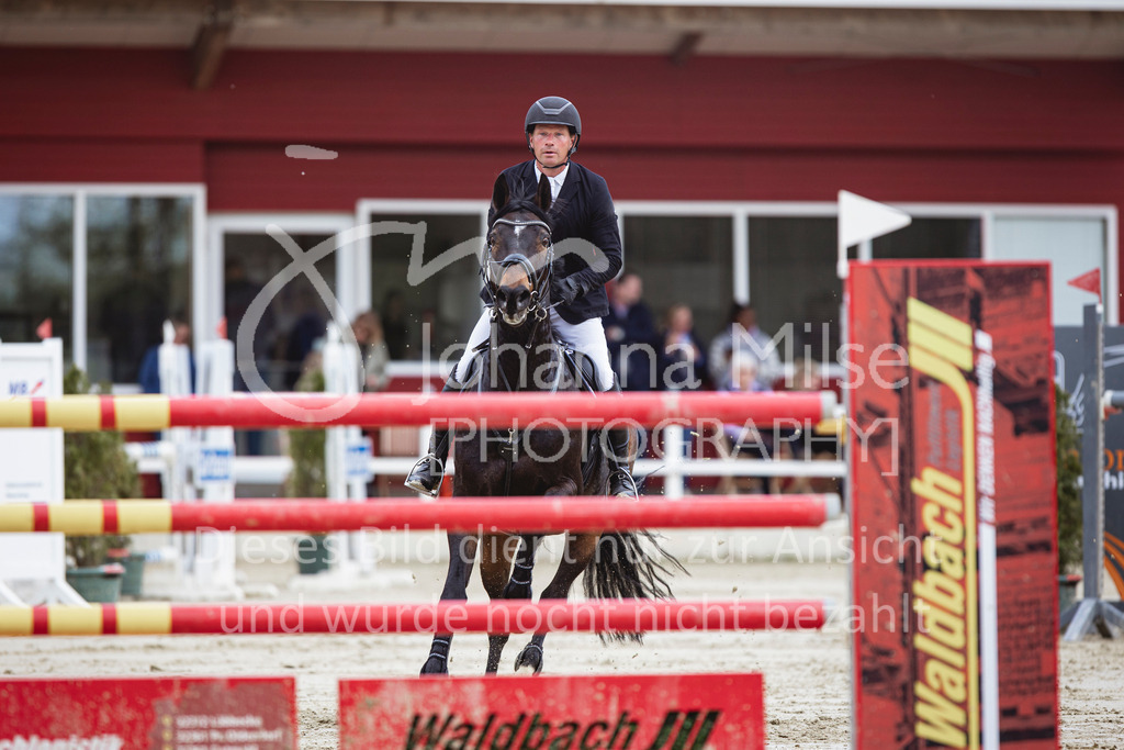 240428_Spenge_Stil-S-123 | Deine schönsten Turniermomente als professionelle Fotos! Entdecke hochwertige Pferdesport-Fotografie im Online-Shop. Jetzt Fotos finden & bestellen!