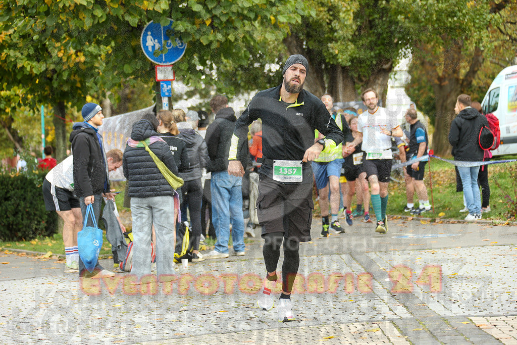 241020_1114_EX1_1525 | Sportfotografie im Rhein-Sieg Kreis, Köln, Bonn, NRW, Rheinland Pfalz, Hessen, etc. Unser Tätigkeitsfeld umfasst den Laufsport vom Volkslauf über den Marathon, Duathlon, Triathon bis zum Ultralauf wie Kölnpfad Ultra oder Schindertrail.