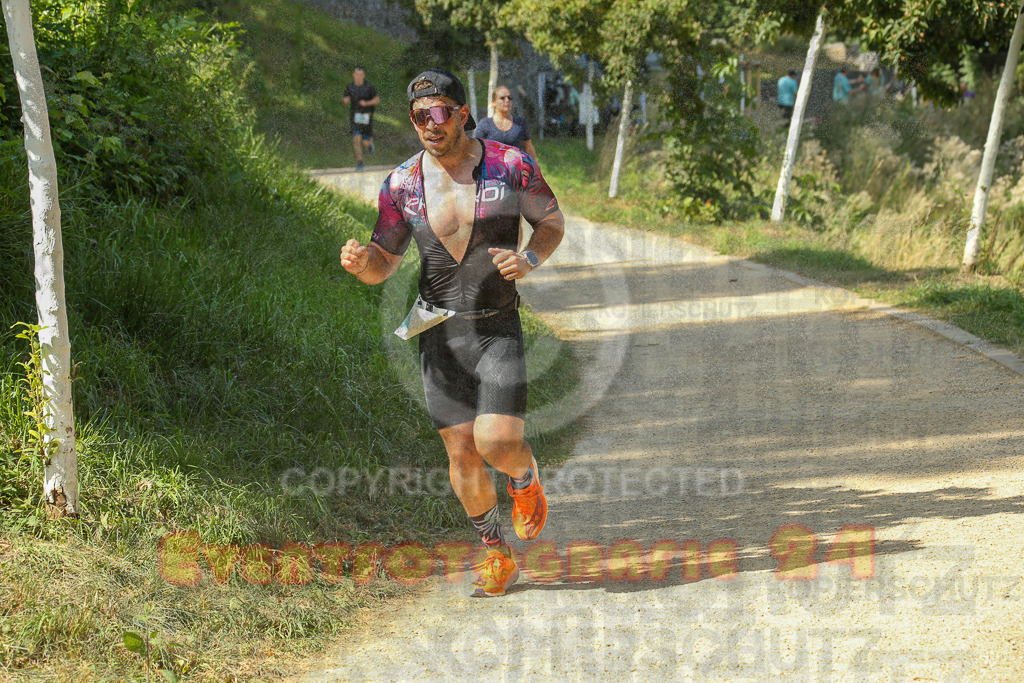 250824_1437_EX1_6901 | Sportfotografie im Rhein-Sieg Kreis, Köln, Bonn, NRW, Rheinland Pfalz, Hessen, etc. Unser Tätigkeitsfeld umfasst den Laufsport vom Volkslauf über den Marathon, Duathlon, Triathon bis zum Ultralauf wie Kölnpfad Ultra oder Schindertrail.