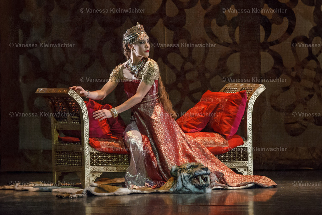  Ballett "La Bayadère" (Fotoprobe) in der Staatsoper unter den Linden | Berlin, 02.11.2018: Fotoprobe des Balletts "La Bayadere" in der Staatsoper Unter Den Linden.  - Realisiert mit Pictrs.com