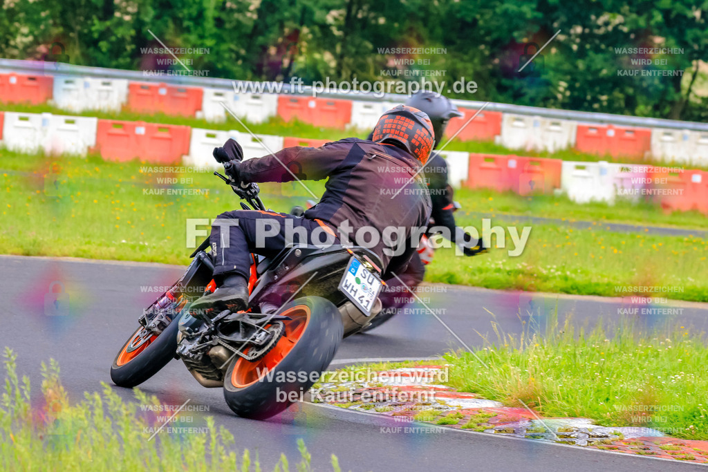 VBK-6749 | Hier findet Ihr Bilder von Touristenfahrten auf der Nürburgring Nordschleife oder von anderen Veranstaltungen die ich besucht habe. Viel Spass beim Durch Schauen 