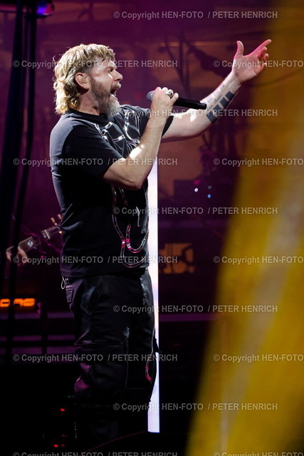 Schloßgrabenfest 2025 Tag 3 | 07.06.2025 25. Schlossgrabenfest in Darmstadt mit Live-Musik von 60 Musikgruppen hier Sänger REA GARVEY (Pop) aus Irland auf der Merck-Bühne (Foto: Peter Henrich) - Realisiert mit Pictrs.com