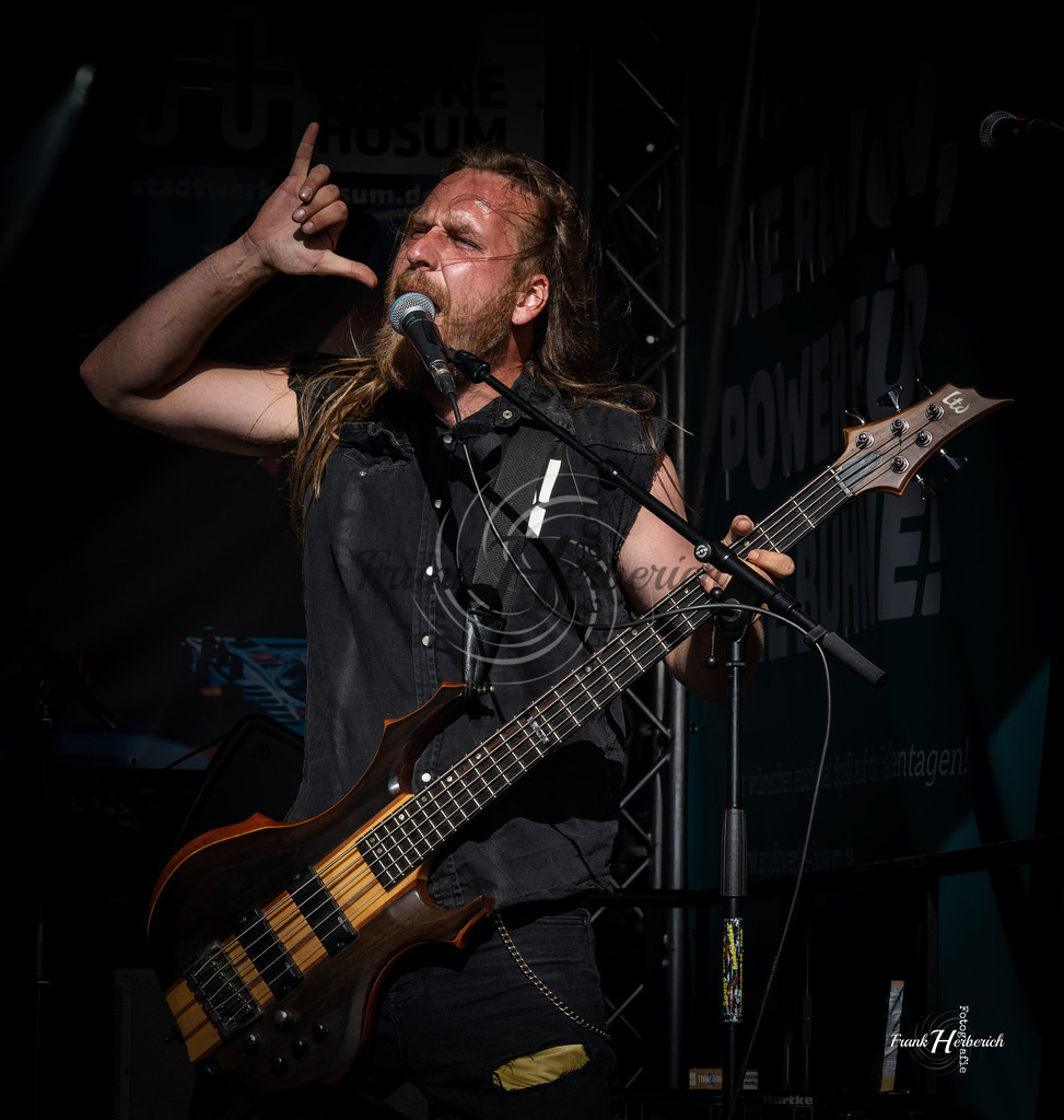 Violand | Frank Herberich Fotografie, Frank Herberich, Fotografie, Hochzeit, Portrait, St. Peter Ording, Ording, Westerhever, Nordsee, Frank Fotografie, Hardheim,  Odenwald,Walldürn, Band,Eventfotografie - Realisiert mit Pictrs.com