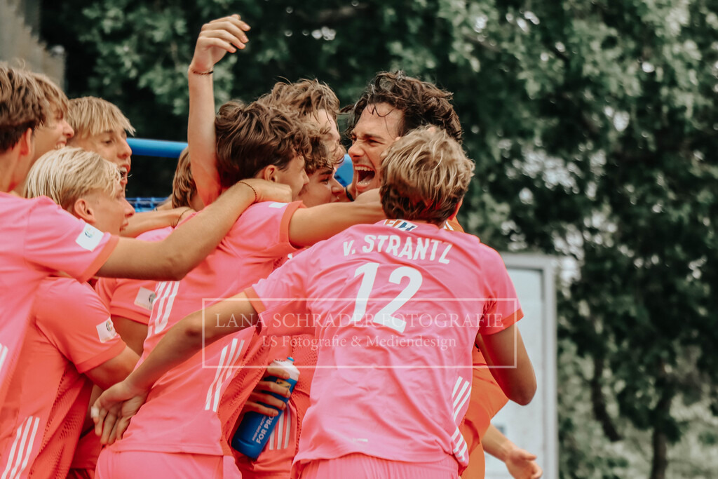 EM_MU18_F_GER-BEL_Lille_bearbeitet (7 von 7) | lanaschraderfotografie - Realizado com Pictrs.com