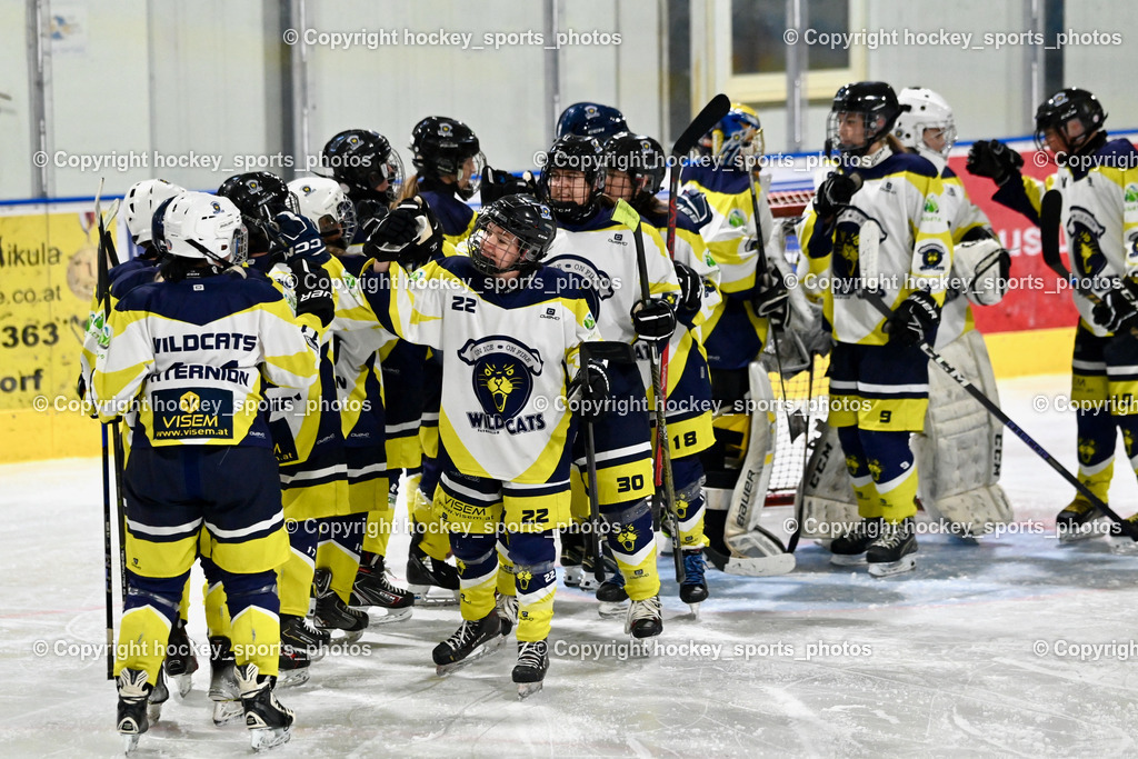 LADY HAWKS vs. WILDCATS PATERNION | #22 Oberrauner Franziska WILDCATS PATERNION, #30 Sauerbier Dana Kiara WILDCATS PATERNION, Wildcats Paternion Mannschaft, LADY HAWKS vs. WILDCATS PATERNION, LADY HAWKS vs. WILDCATS PATERNION am 12.03.2025 in Steindorf (Ossiachersee Halle), Austria, (Photo by Bernd Stefan)