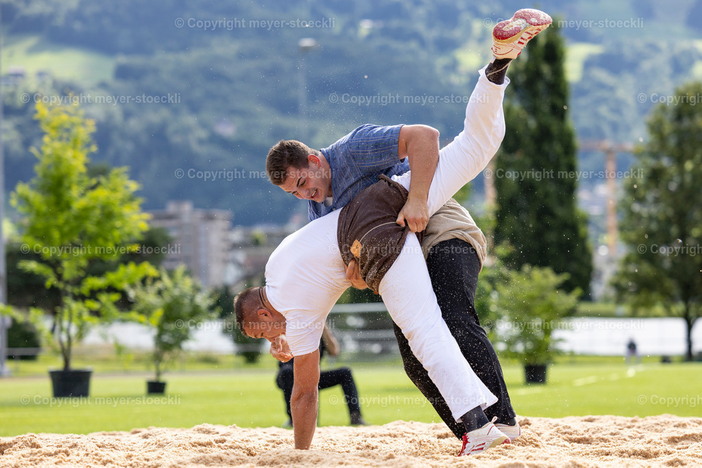 R5_15816 | Doebeli Andreas (o) - Zurfluh Roman (u)