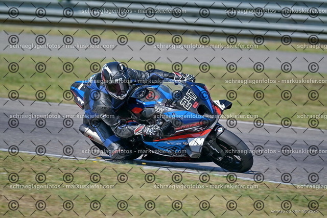 26BT02-0123 | markuskiefer.com - Realisiert mit Pictrs.com