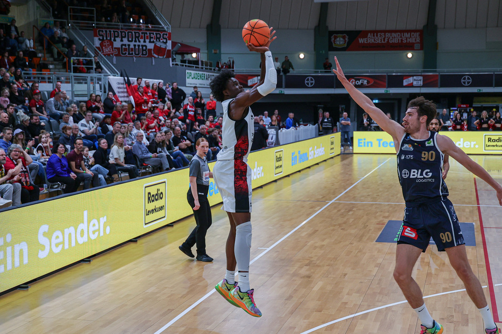 Pro A BAYER GIANTS vs Eisbären Bremerhaven-118 | Fotos von Basketballspielen aus dem Raum NRW fotografiert von Gero Mueller-Laschet und Daniel Schaefer - Realisiert mit Pictrs.com