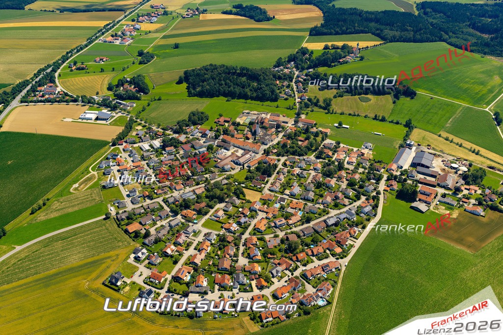 Aktuelles Luftbild von Binabiburg Bodenkirchen - Die Luftaufnahme wurde 2022 mittels UL-Flugzeug erstellt ( keine Drohne ) - hochauflösende Kamera-Systeme von  Canon -Beste Qualität - Für grossformatige Ausdrucke geeignet. Die Geschenkidee !