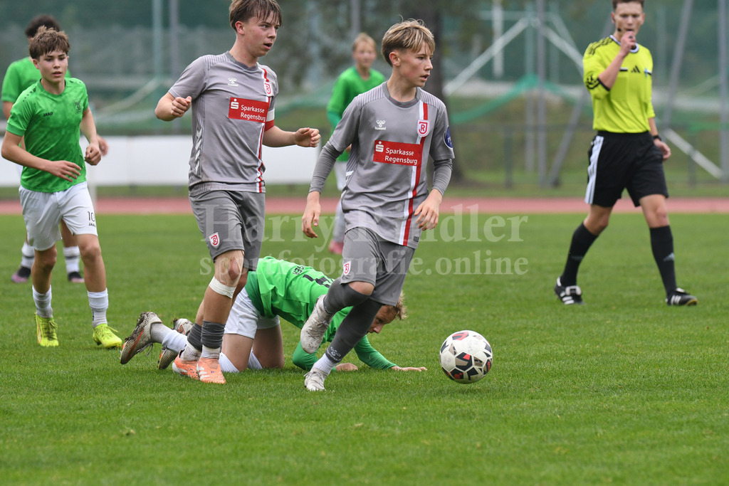 SpVgg GW U15 : Jahn Regensburg | Ha-Ri; Sportfotografie Ha-Ri; Sporfotografie Harry Rindler; Sport Deggendorf; Sportbilder Deggendorf; Sportfotos Deggendorf; Sportfotos Niederbayern; Sportbilder Niederbayern; Amateursport Niederbayern; Bayern;  - Realisiert mit Pictrs.com