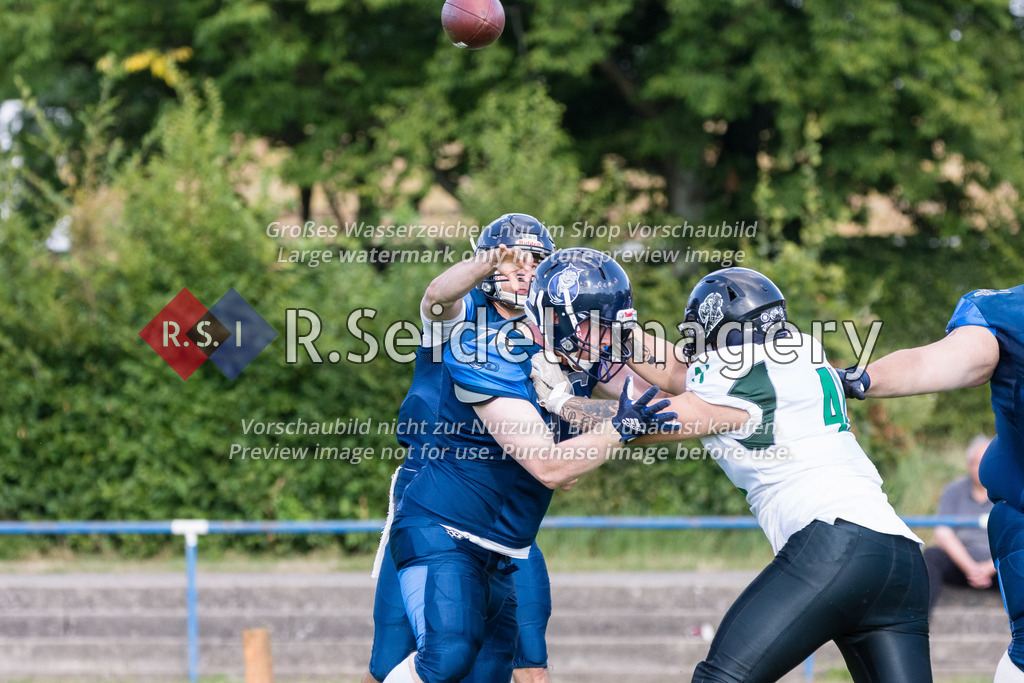 American Football, Saison 2022, Regionalliga Nord, Hamburg Blue Devils - Oldenburg Knights, Dr.-Hermann-Schnell-Sportplatz (Hamburg), 06.08.2022, 07. Gameweek | Sportfotos aus Hamburg, Eventfotos oder freie Arbeiten von R.Seidel Imagery – einfach online kaufen.