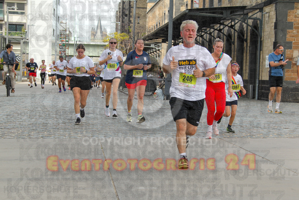 250920_1329_EV4_5758 | Sportfotografie im Rhein-Sieg Kreis, Köln, Bonn, NRW, Rheinland Pfalz, Hessen, etc. Unser Tätigkeitsfeld umfasst den Laufsport vom Volkslauf über den Marathon, Duathlon, Triathon bis zum Ultralauf wie Kölnpfad Ultra oder Schindertrail.