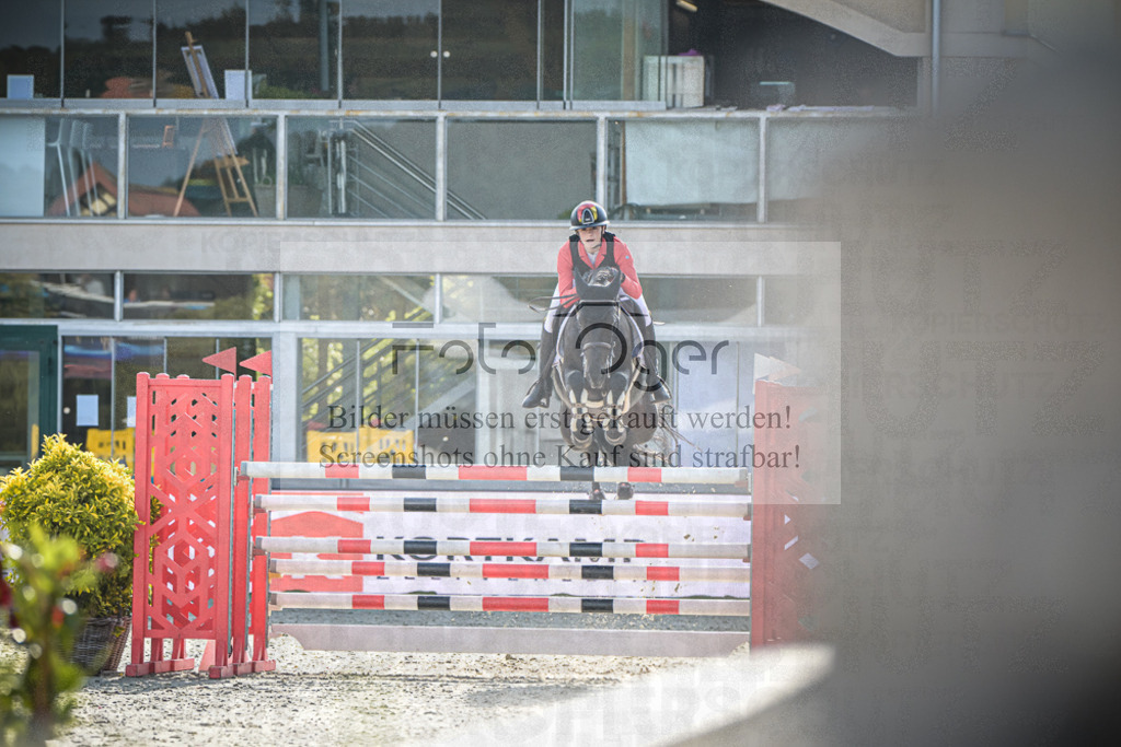 DOS_8804 | Entdecke hochwertige Reitturnierfotos von Foto Oger. Professionell, emotional und authentisch – jetzt Lieblingsmomente im Shop bestellen.Deutschlandweite Turnierfotografie. - Realisiert mit Pictrs.com