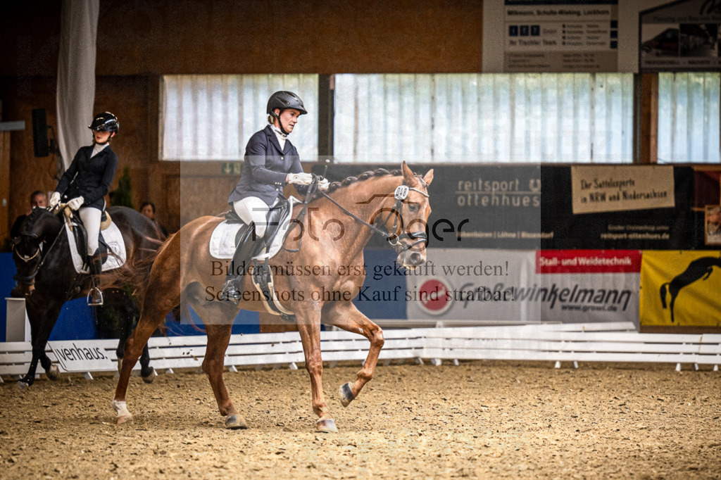 DOS_1096 | Entdecke hochwertige Reitturnierfotos von Foto Oger. Professionell, emotional und authentisch – jetzt Lieblingsmomente im Shop bestellen.Deutschlandweite Turnierfotografie. - Realisiert mit Pictrs.com