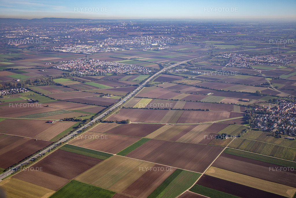 Luftbild: Verlauf der A6 in Heuchelheim bei Frankenthal im Bundesland Rheinland-Pfalz in Deutschland. Foto: IMG_074842.jpg vom 18.10.2014 durch Werner Riehm/FLY-FOTO.de