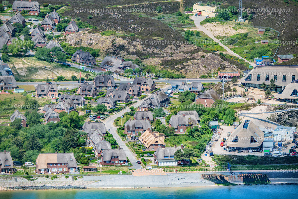 Sylt_List_Lanserhof_ELS_005350622 | LIST 15.06.2022 Umbau und Revitalisierung auf der Erweiterungs- Baustelle der Hotelanlage " Lanserhof " in List auf der Insel Sylt im Bundesland Schleswig-Holstein, Deutschland. Weiterführende Informationen bei: Lanserhof GmbH. // Reconstruction and revitalization on the extension construction site of the hotel complex " Lanserhof " in List at the island Sylt in the state Schleswig-Holstein, Germany. Further information at: Lanserhof GmbH. Foto: Martin Elsen
