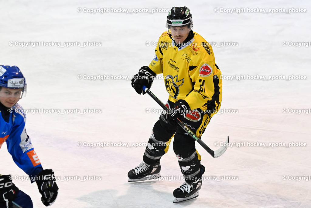 ESC SPARKASSE STEINDORF vs. MET PHOTOVOLTAIK HORNETS SPITTAL | #21 Steiner Kevin EC Hornets Spittal, , ESC SPARKASSE STEINDORF vs. MET PHOTOVOLTAIK HORNETS SPITTAL, ESC SPARKASSE STEINDORF vs. MET PHOTOVOLTAIK HORNETS SPITTAL am 22.11.2025 in Steindorf (Ossiachersee Halle), Austria, (Photo by Bernd Stefan)