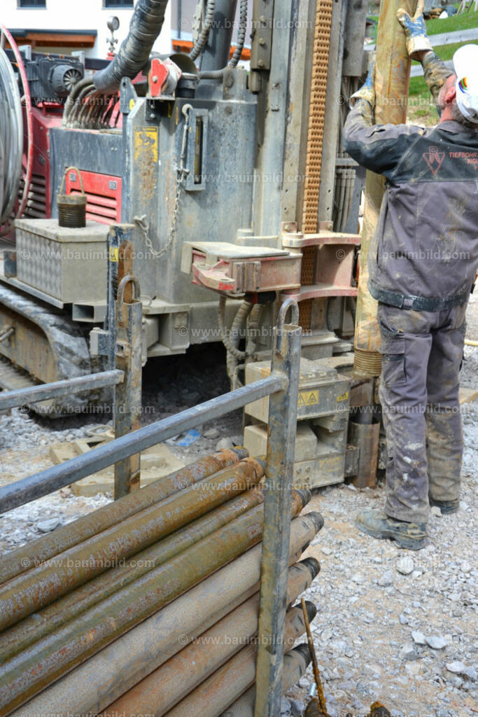 bib-lg16-heizung-0017 | Nach LV-Leistungsgruppen sortierte Detailfotos über den Bau eines Hauses. Alle Hausbau-Bilder direkt vom Urheber und Autor der Website Haus-Selber-Bauen.com