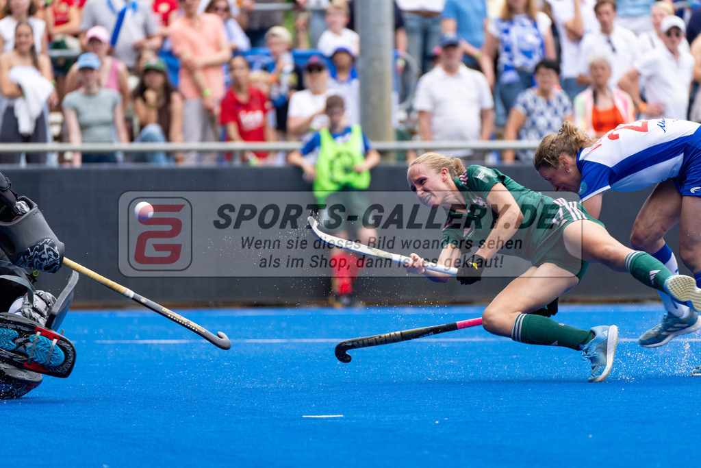 Final4_20250531-1426-HK107762 | Krefeld, Deutschland, 31.05.2025:  Feldhockey Final4 2025 – „Deutsche Feldhockey-Meisterschaften 2025“ im Gerd-Wellen-Hockeyanlage am 31.05.2025 in Krefeld, Deutschland. (Foto von Kramhöller/Fehrmann/Kaste)Krefeld, Germany, 31.05.2025: Feldhockey Final4 2025 – „Deutsche Feldhockey-Meisterschaften 2025“ in Gerd-Wellen-Hockeyanlage at 31.05.2025 in Krefeld, Deutschland. (Foto from Kramhöller/Fehrmann/Kaste)