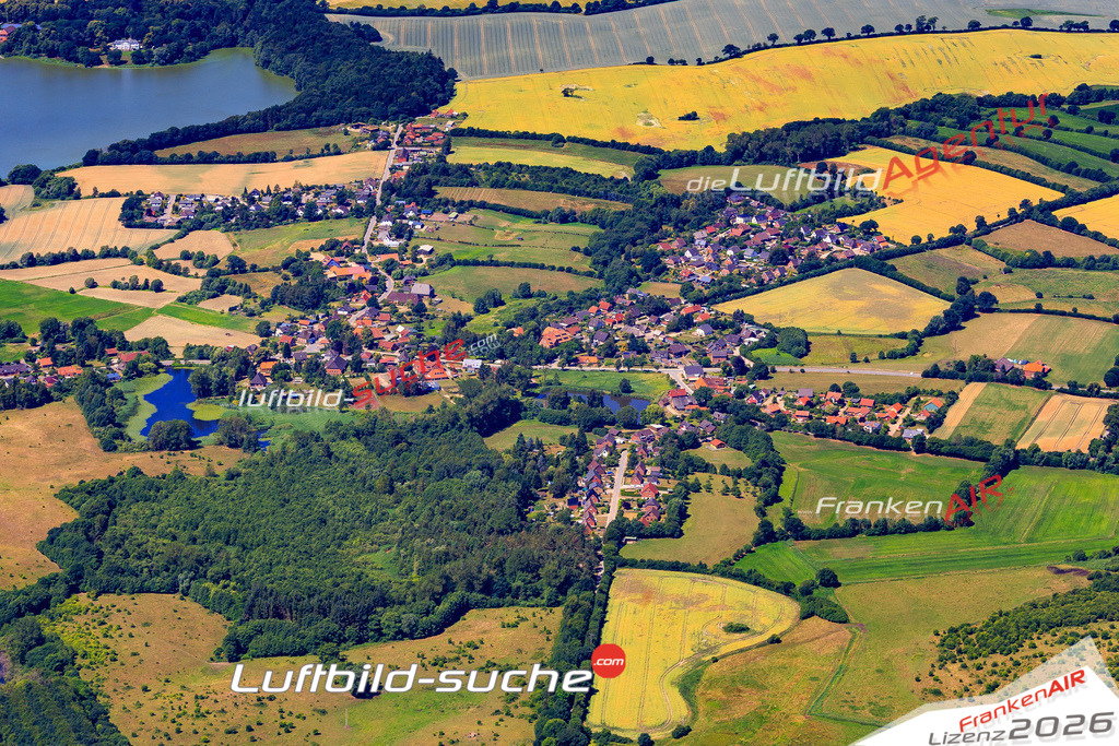 Das Luftbild der Stadt Kasseedorf wurde 2018 vom Flugzeug heraus erstellt (keine Drohne) Aufnahmehöhe ca.400 Meter- hohe Auflösung für beste Druck-Qualität