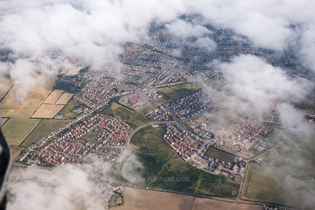 Aerial view: View of the town in Minster in the state England, Great Britain. – Photo: IMG_58622.jpg taken on 07/18/2013 by Werner Riehm/FLY-FOTO.com – Resolution of the original: 4752 x 3168 px