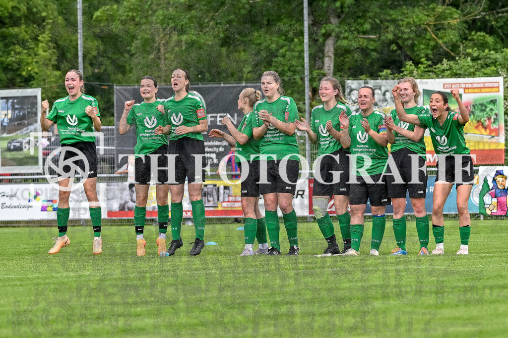 GER, FC Hauingen - SV Waldhaus, Frauen-Fussball, Rothaus Bezirkpokal, Finale, Saison 2024/2025, 29.05.2025 | Emotionen beim ElfmeterschiessenGER, FC Hauingen - SV Waldhaus, Frauen-Fussball, Rothaus Bezirkpokal, Finale, Saison 2024/2025, 29.05.2025Foto: TH Fotografie/Thomas Hess