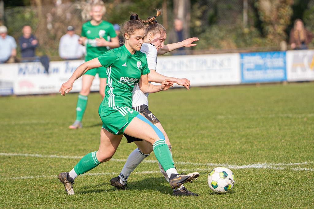 Fußball I Frauen I Saison 2025-2026 I Oberliga Niedersachsen I 15. Spieltag I TuS Lutten - FC Jesteburg-Bendestorf I 6570 | jns.sportfotos - Realisiert mit Pictrs.com