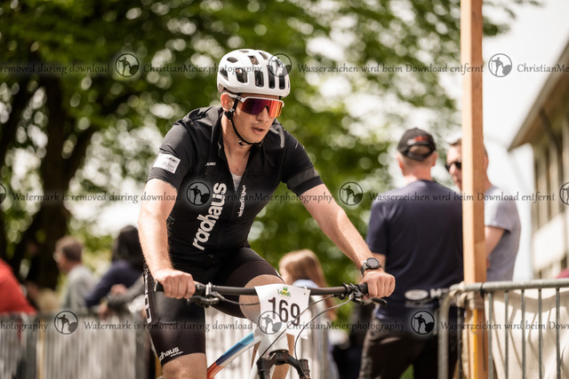 Eierlesen 2026 | Sie wurden bei einem Event oder Sportanlass fotografiert? Hier finden sie ihre Bilder! - Realisiert mit Pictrs.com