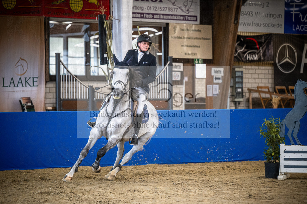 DOS_2809 | Entdecke hochwertige Reitturnierfotos von Foto Oger. Professionell, emotional und authentisch – jetzt Lieblingsmomente im Shop bestellen.Deutschlandweite Turnierfotografie. - Realisiert mit Pictrs.com